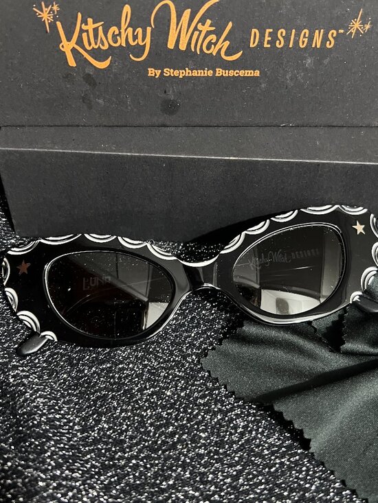 Goth Luna Kitschy Witch Sunglasses main image 5